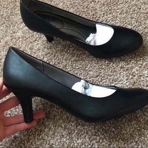 Lifestride Black Pumps
